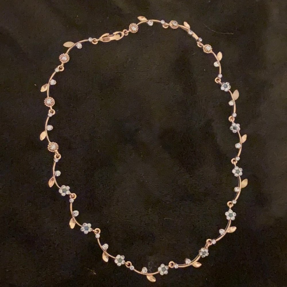 Blue flower necklace